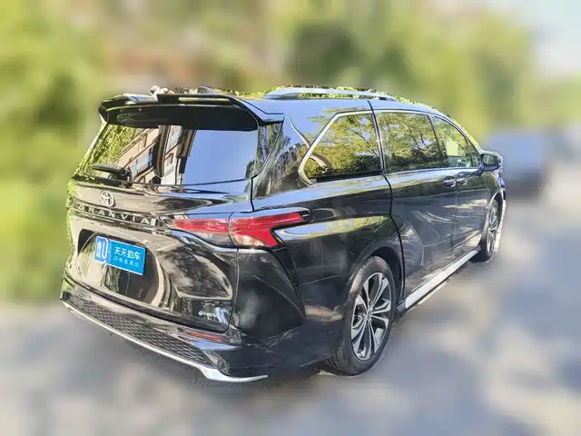 Toyota Granvia 2024 2.5L Hybrid Premium PLUS — фото 5