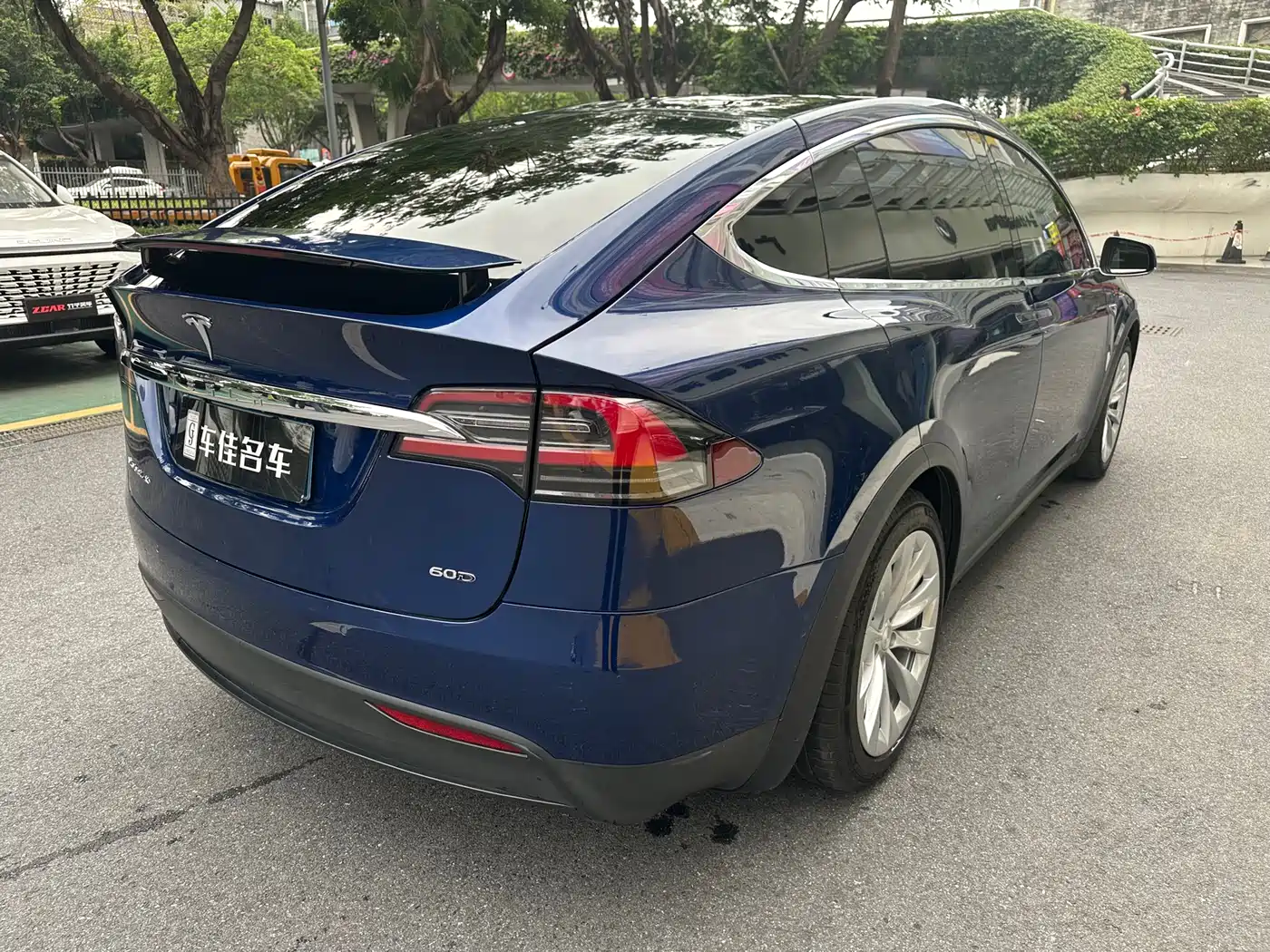 TESLA MODEL X