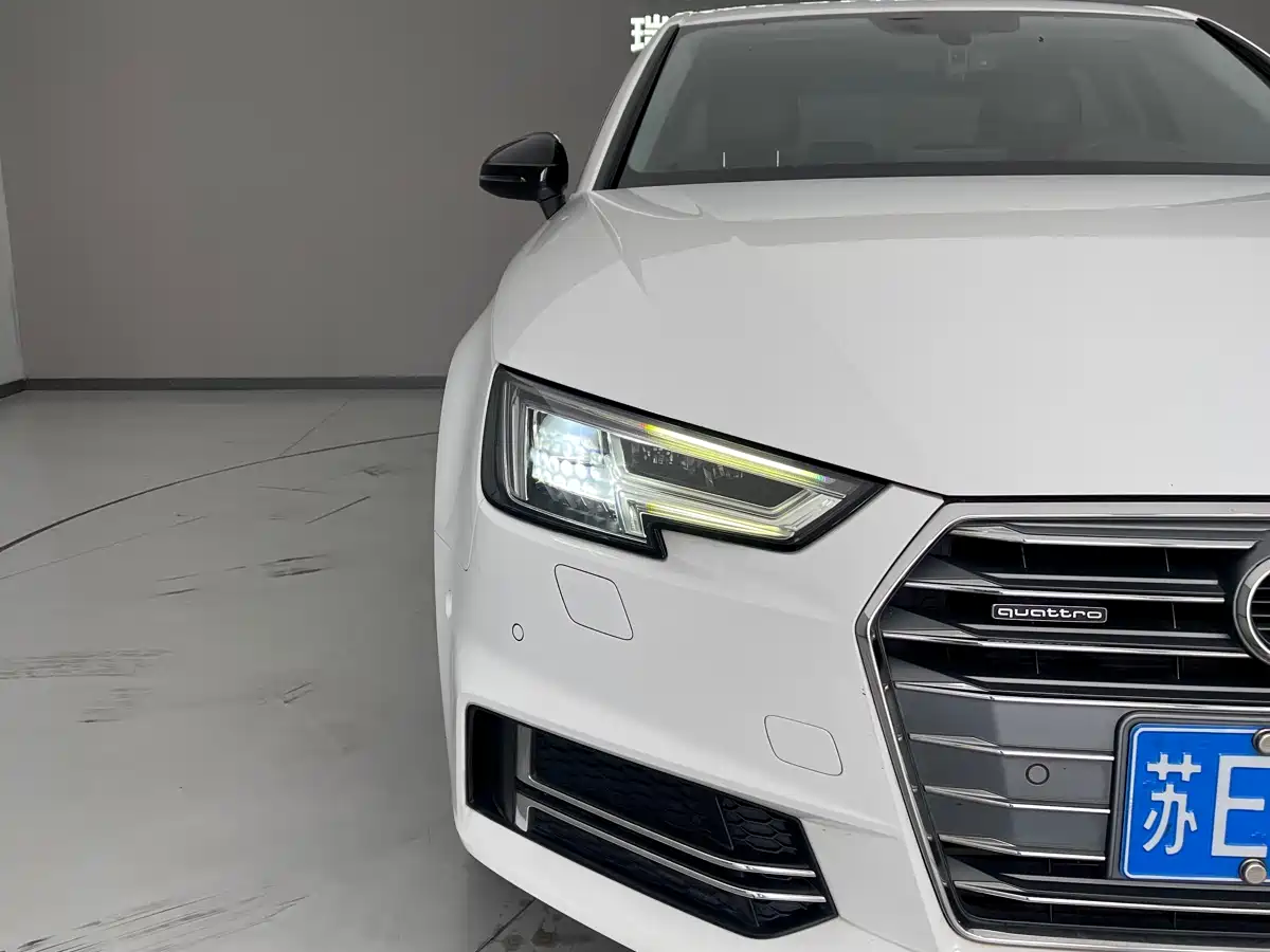 Audi A4L 2018 30th Anniversary 45 TFSI quattro Sport фото 14