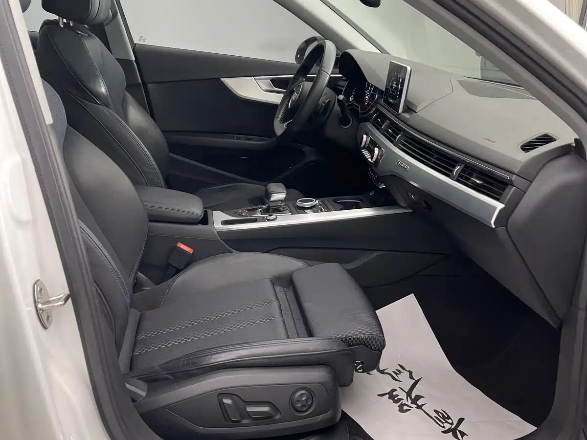 Audi A4L 2018 30th Anniversary 45 TFSI quattro Sport фото 25