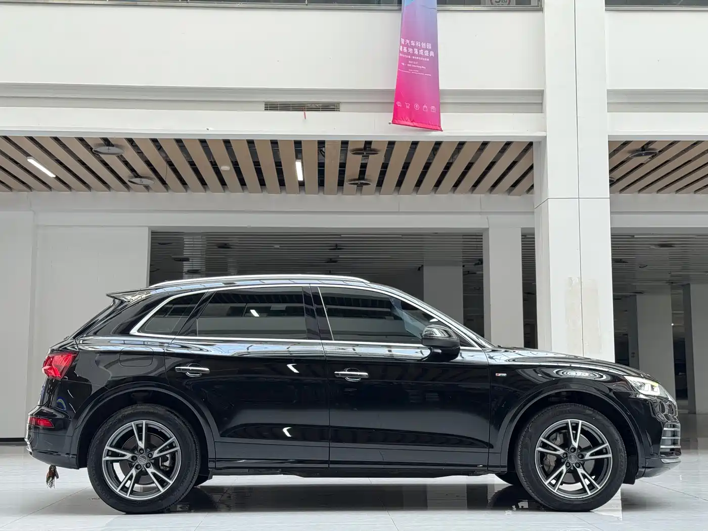 Audi Q5L 2020 Facelift 40 TFSI Honor Fashion фото 7