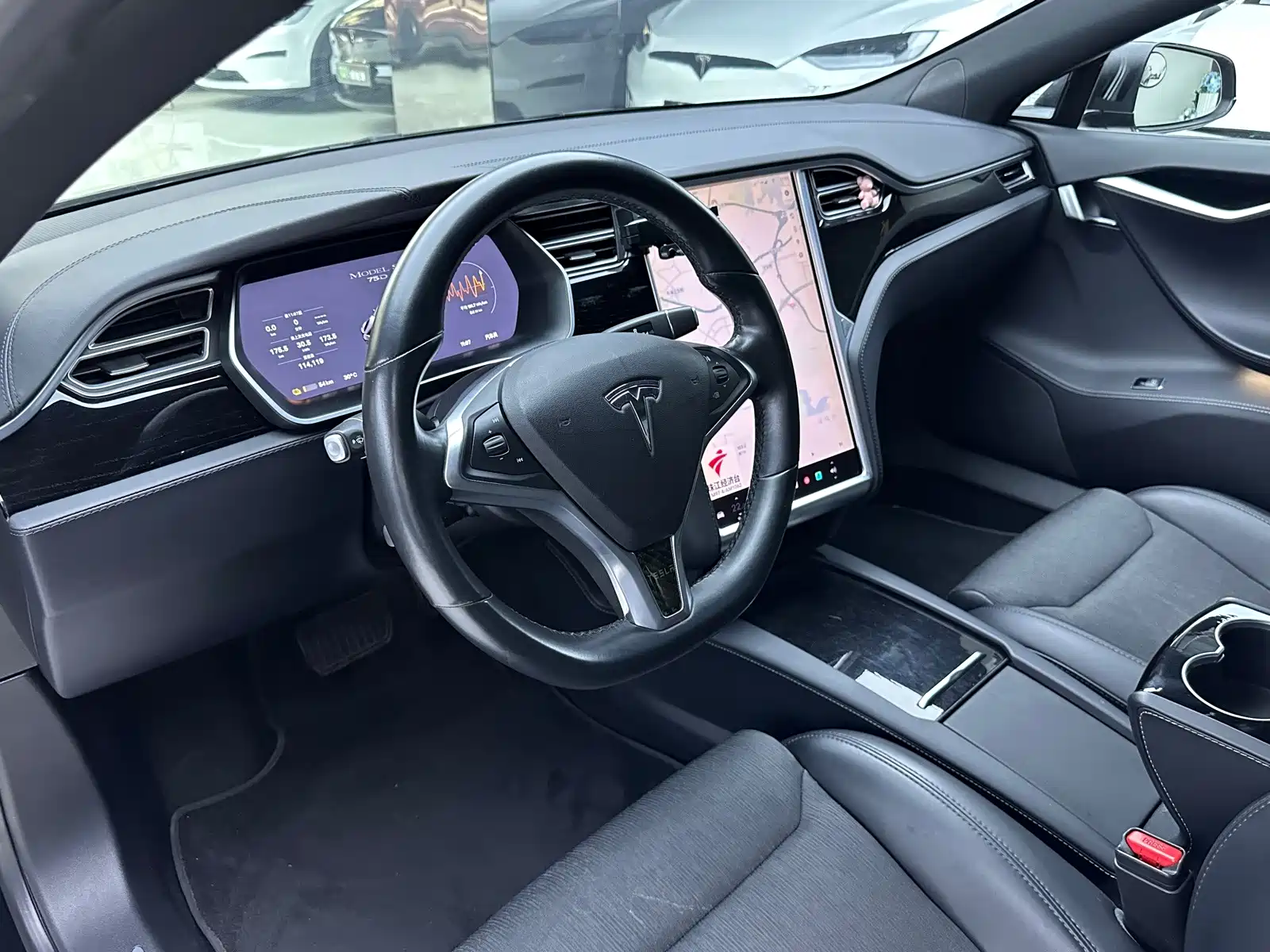 Фото 8 - Tesla Model S