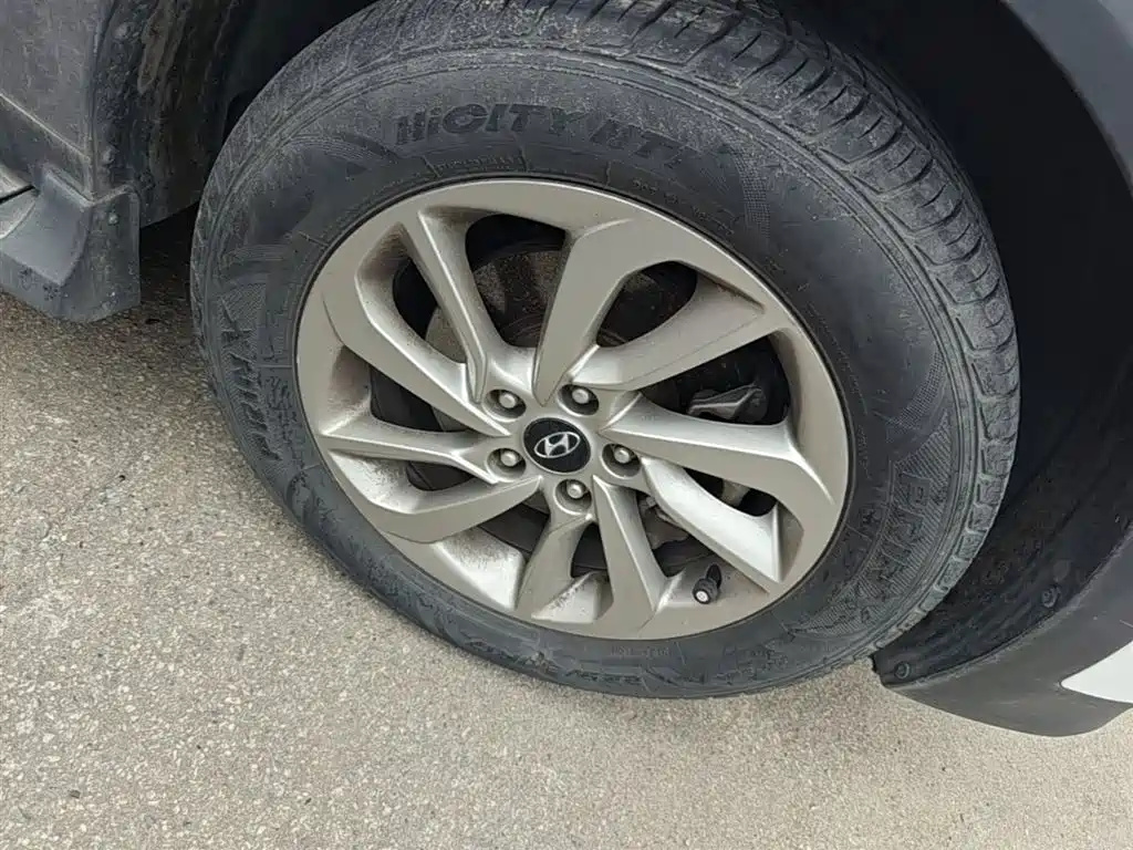 Hyundai Tucson 2015 1.6T Dual Clutch 2WD Smart фото 14