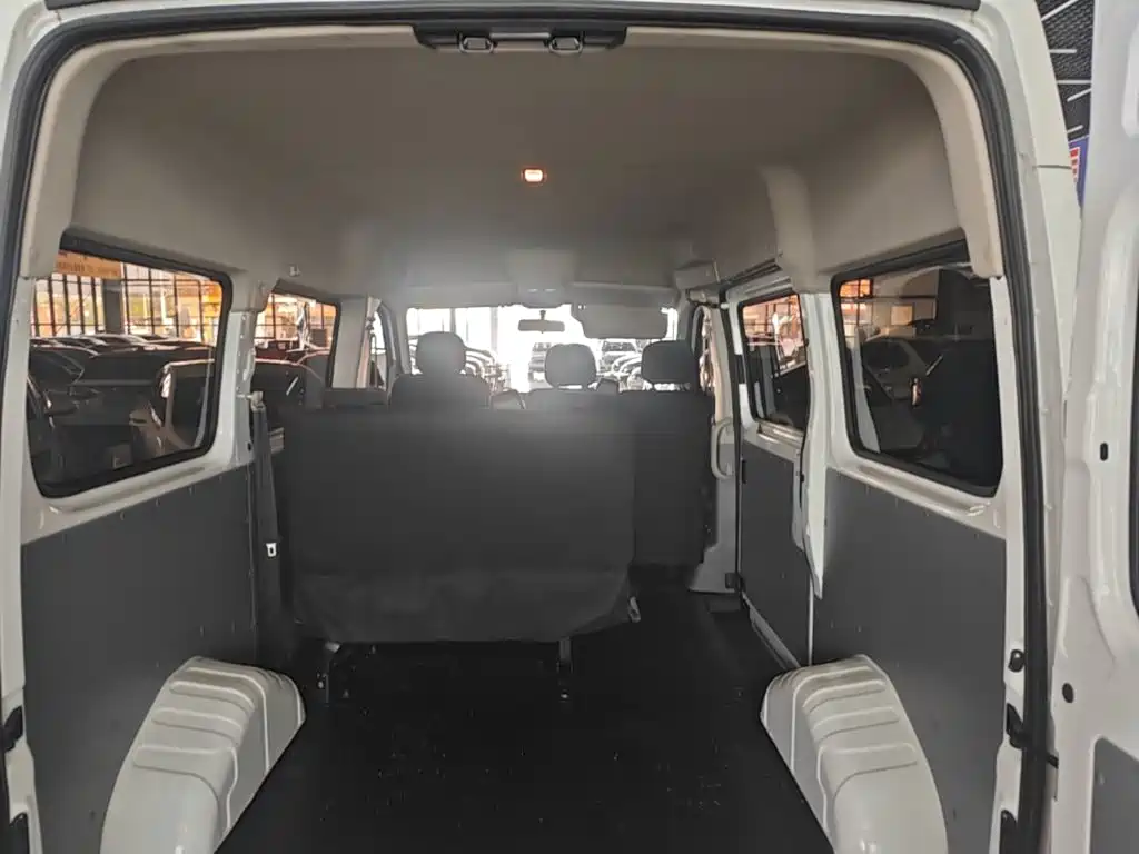 Maxus Xintu V80 2025 2025 Value Edition Aoyun 2.0T Manual Short Wheelbase Medium Roof 127Ps 5/6-seater