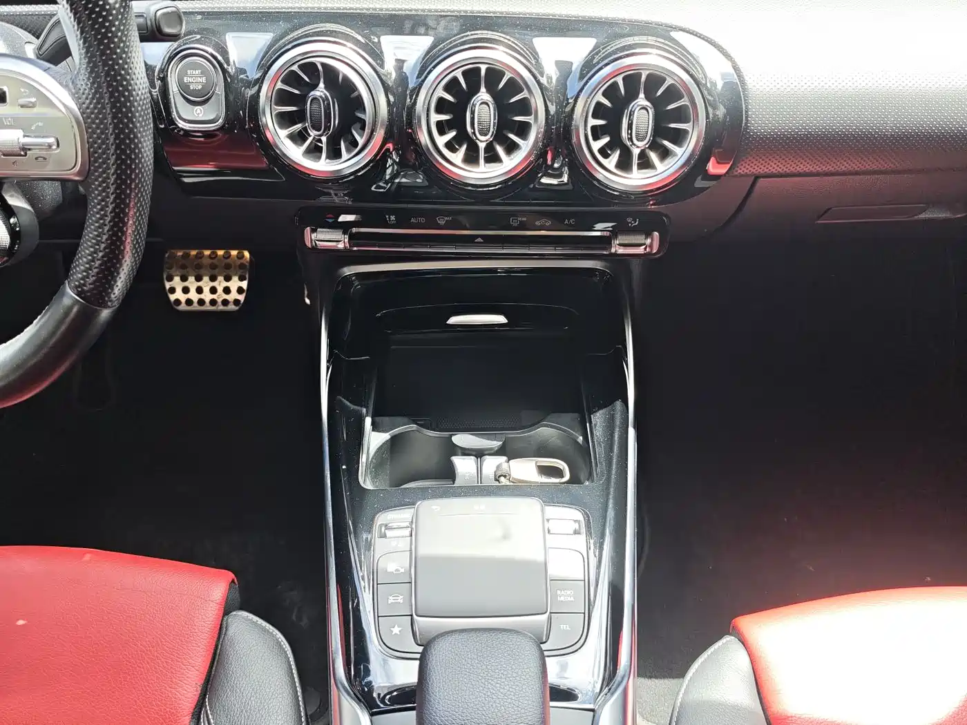 Mercedes-Benz A-Class AMG (Import) 2023 AMG A 35 4MATIC Sun Edition фото 5