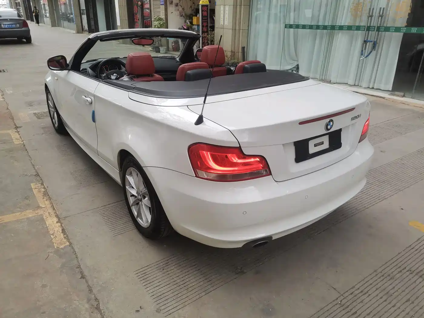 BMW 1 Series (Import) 2011 120i Convertible фото 10