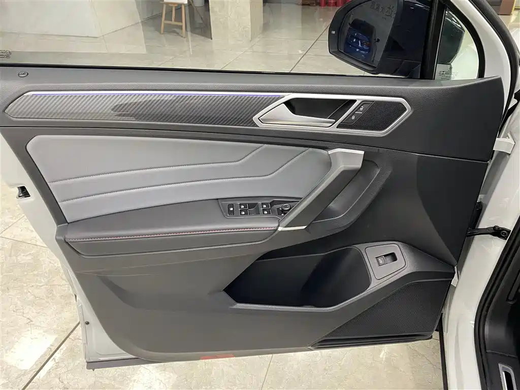 Volkswagen Tiguan X 2023 Facelift 330TSI FWD Prestige Flagship фото 8
