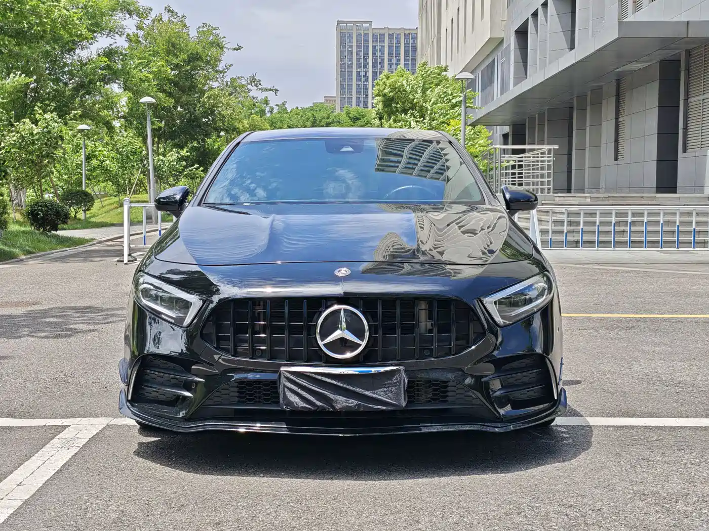 Mercedes-Benz A-Class AMG (Import) 2023 AMG A 35 4MATIC Sun Edition фото 2