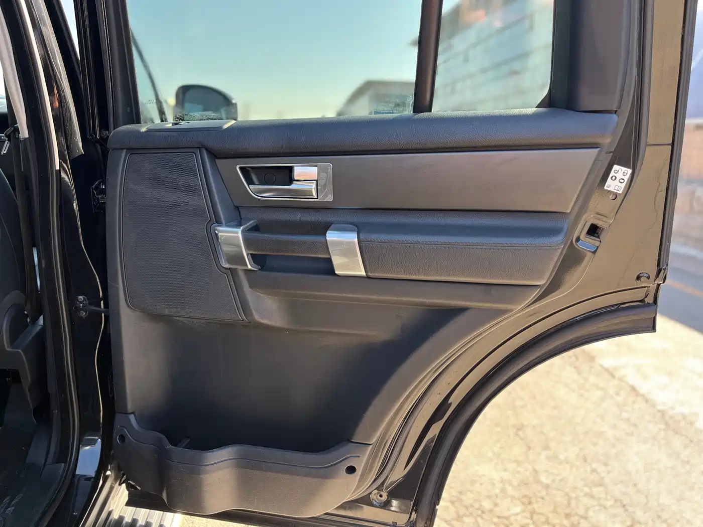 Land Rover Discovery 2016 3.0 SC V6 HSE фото 29
