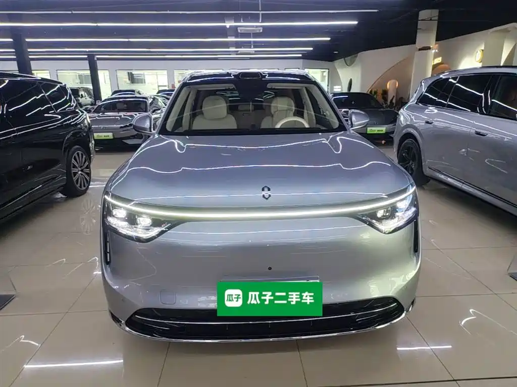 AITO Wenjie AITO M8 2025 Model Extended Range Ultra Edition 53.4kWh 5-Seater фото 3
