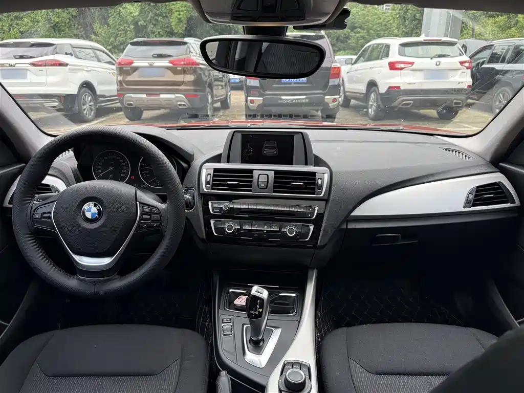 BMW 1 Series (Import) 2015 118i Leading фото 10