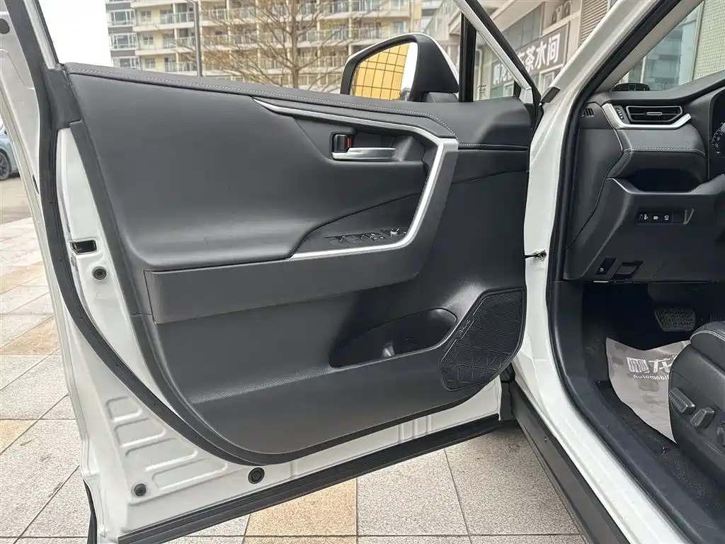 Toyota RAV4 Rongfang 2021 Facelift Hybrid 2.5L E-CVT 4WD Elite PLUS фото 23