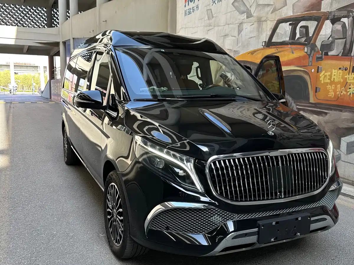Mercedes-Benz V-Class 2022 V 260 L Long Wheelbase Luxury Edition фото 2
