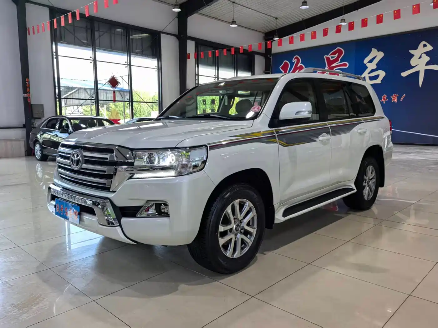 Toyota Land Cruiser (Import) 2017 2015 4.0L V6 Middle East Low Configuration Edition
