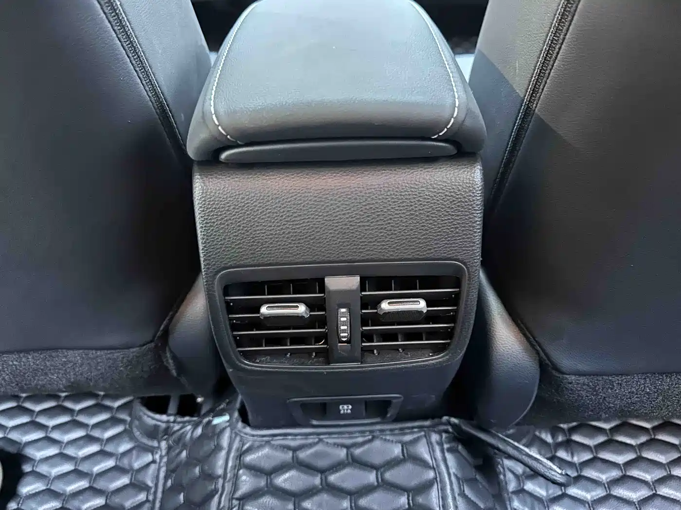 Toyota Levin 2021 185T CVT Luxury Edition фото 16