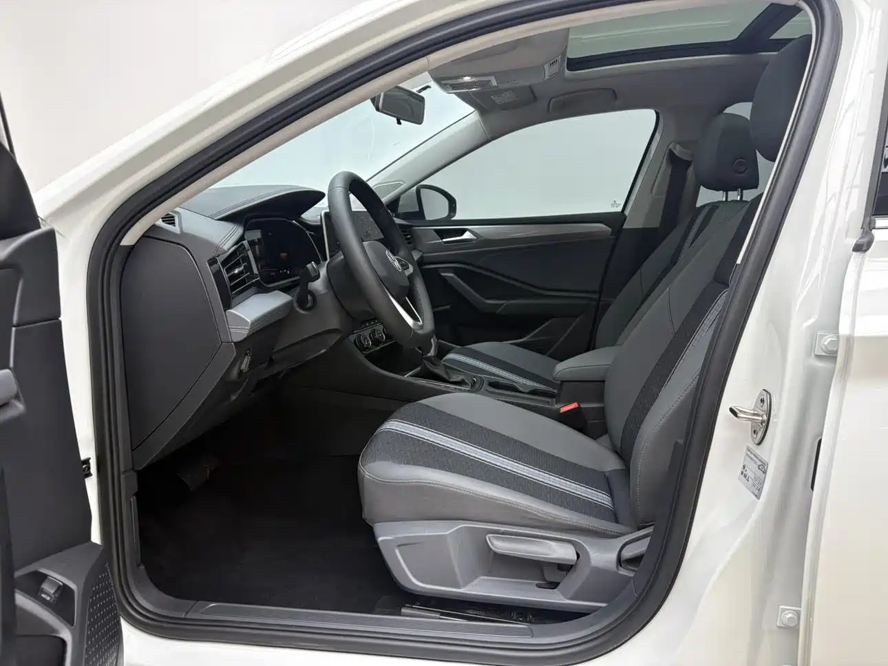 Volkswagen Sagitar 2026 2025 200TSI DSG Flying Leap Edition