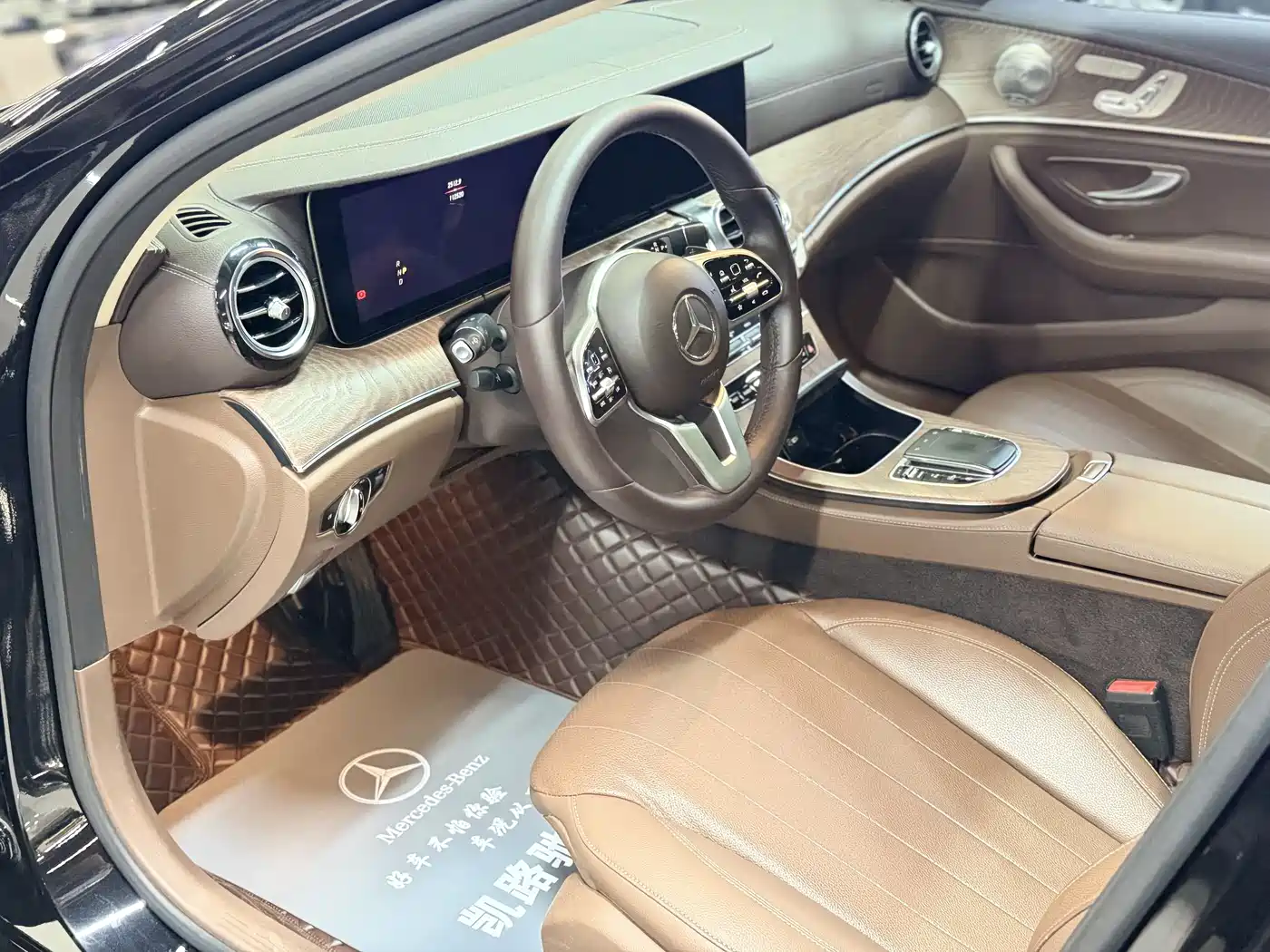 Mercedes-Benz E-Class 2020 E 300 L Fashion фото 4