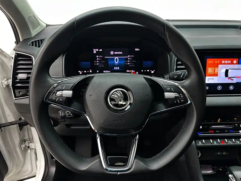 Škoda Karoq 2022 Facelift TSI280 Luxury Edition фото 11