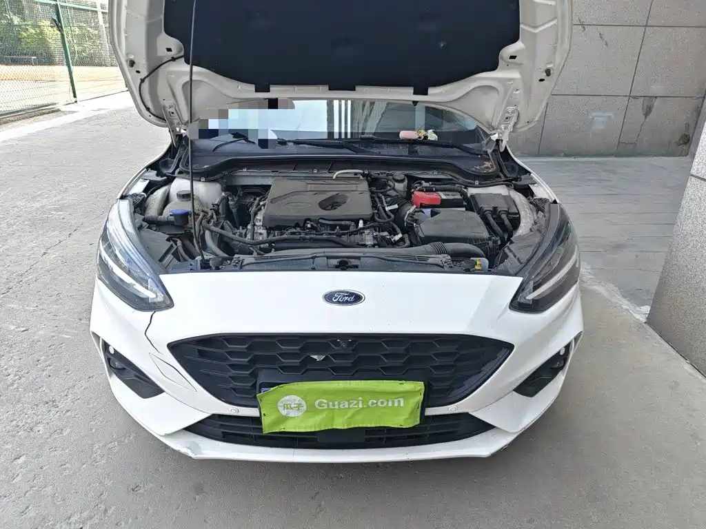Фото 16 - Ford Focus