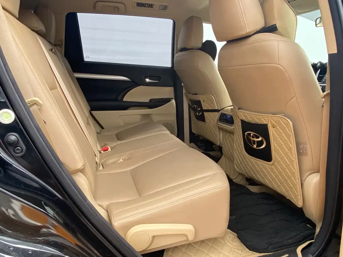 TOYOTA HIGHLANDER