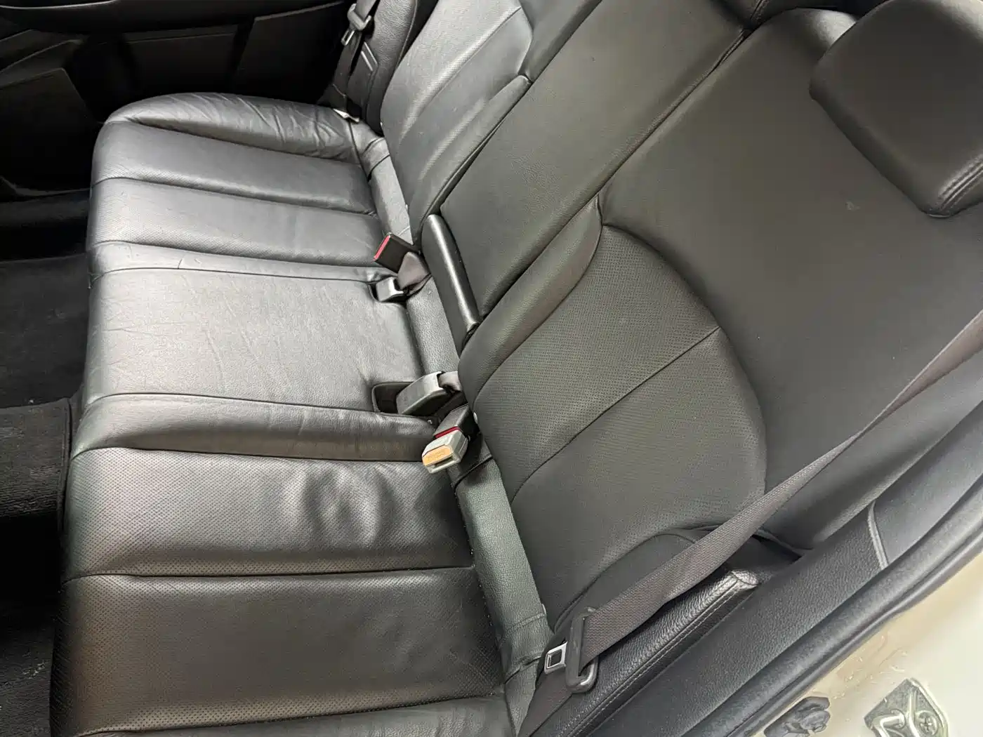 Subaru Outback 2011 2.5i Luxury Navigation Edition фото 12