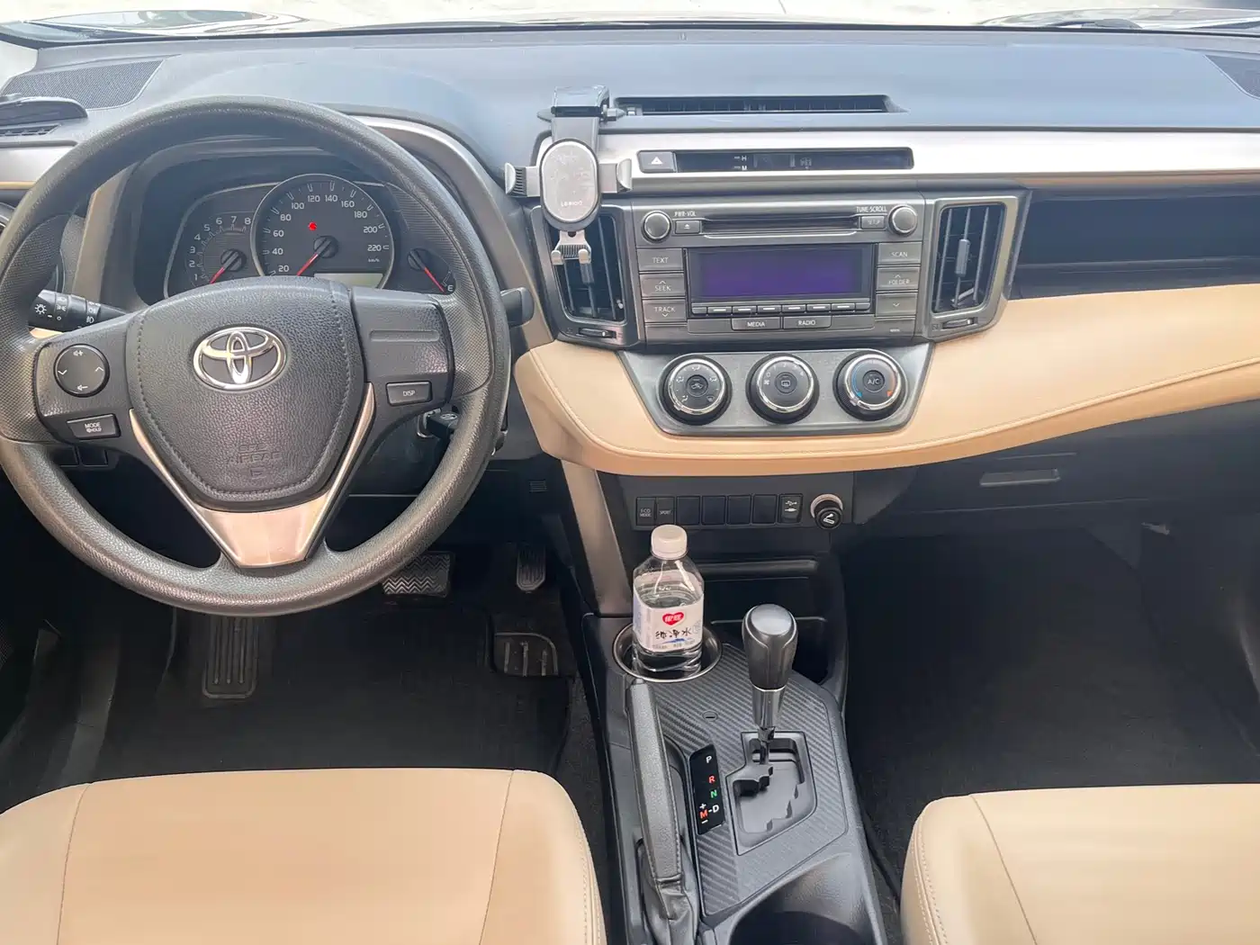 Toyota RAV4 Rongfang 2015 2.0L CVT 2WD Urban Edition фото 8