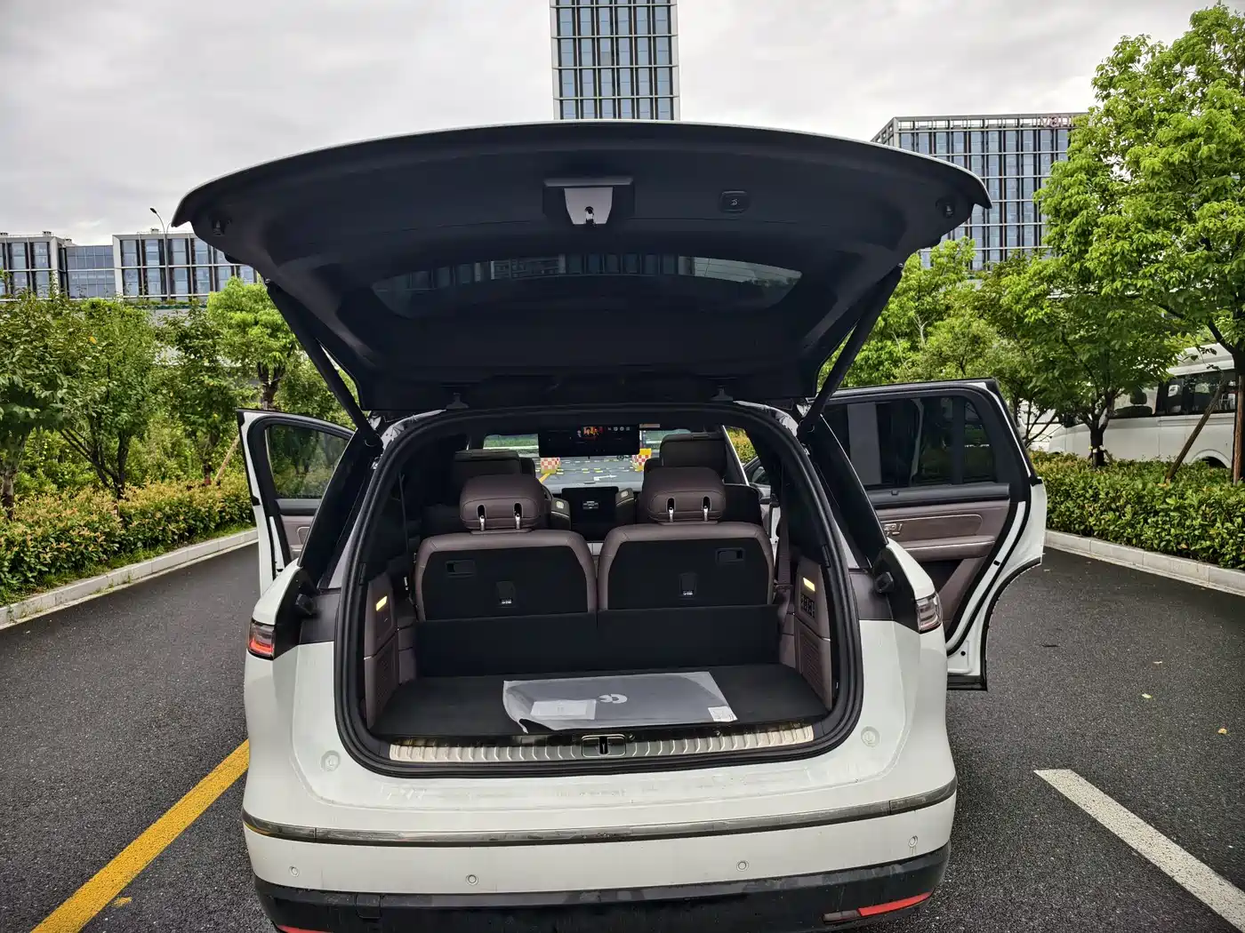 NIO ES8 2026 2025 Model 6-Seat Executive Luxury Edition