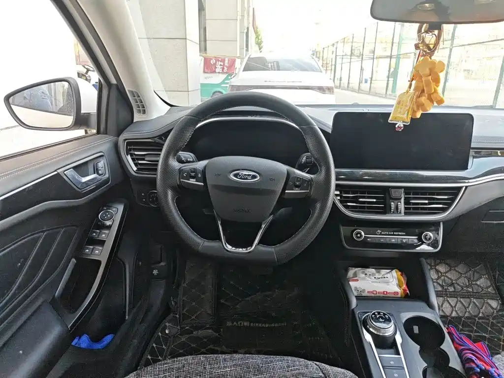 Фото 6 - Ford Focus