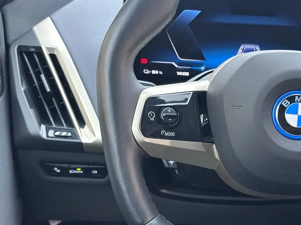 BMW iX M60 2023 Facelift M60 фото 15