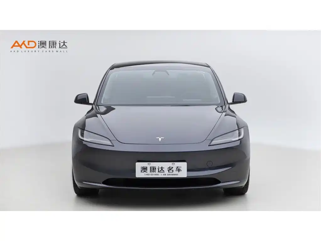 Фото 2 - Tesla Model 3