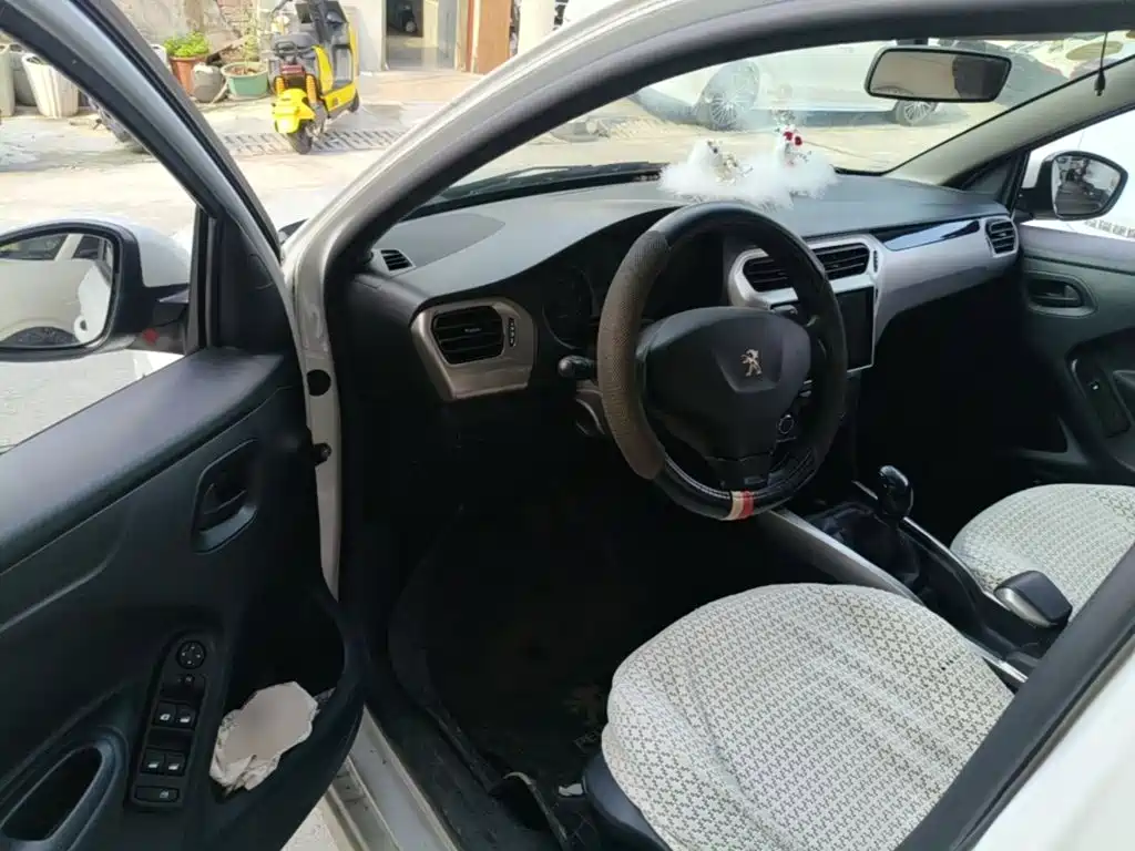 Photo 16 - Peugeot 301