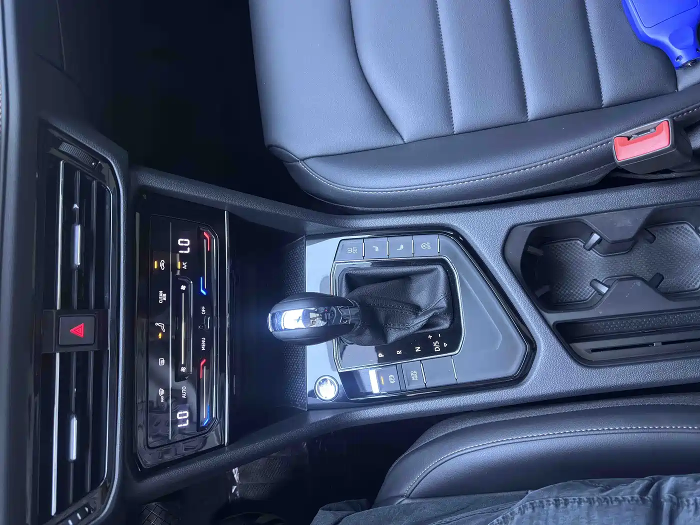 Volkswagen Tharu 2022 280TSI 2WD Comfort фото 16