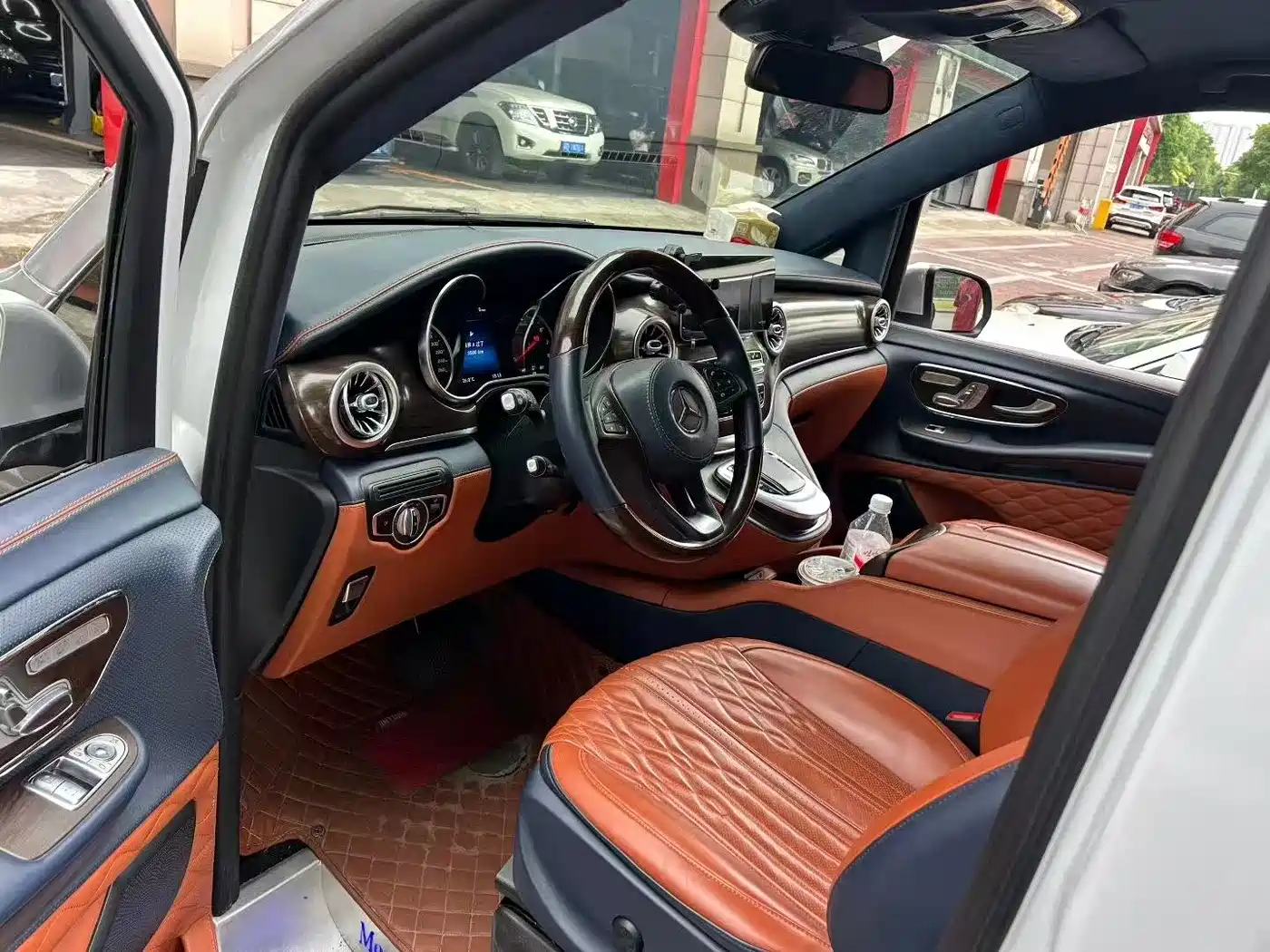 Mercedes-Benz V-Class 2021 V 260 Pilot Edition фото 2