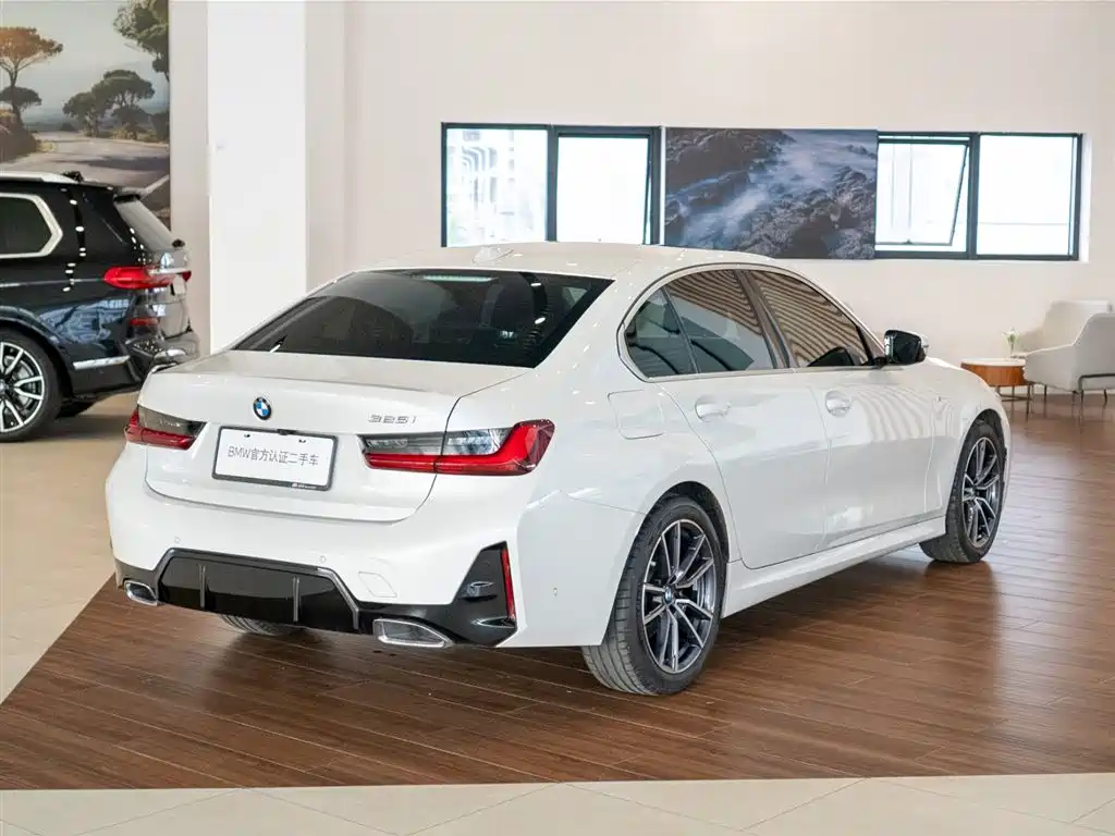 BMW 3 Series 2025 325i M Sport Package фото 5