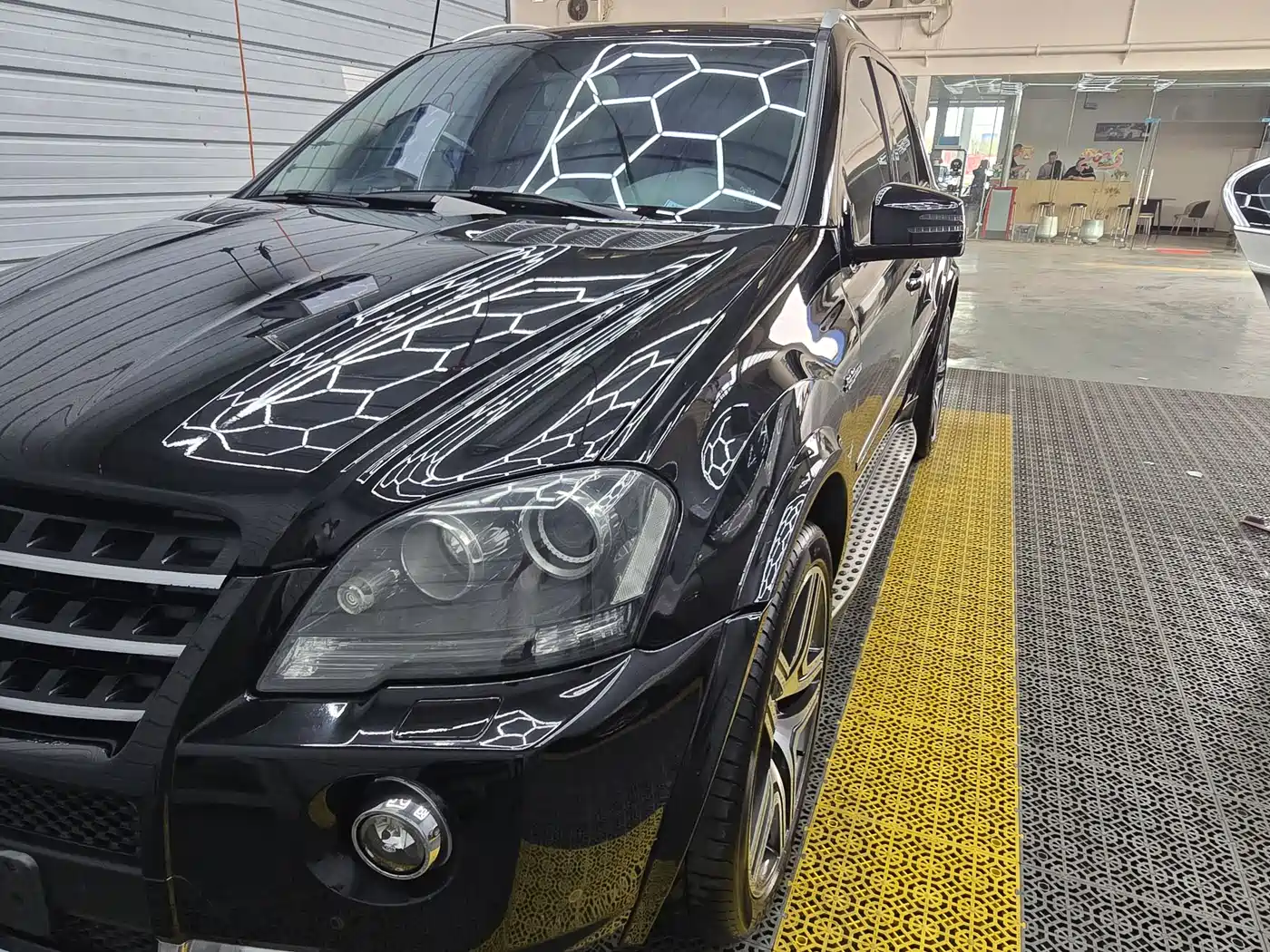 Mercedes-Benz M-Class AMG 2011 AMG ML 63 фото 15