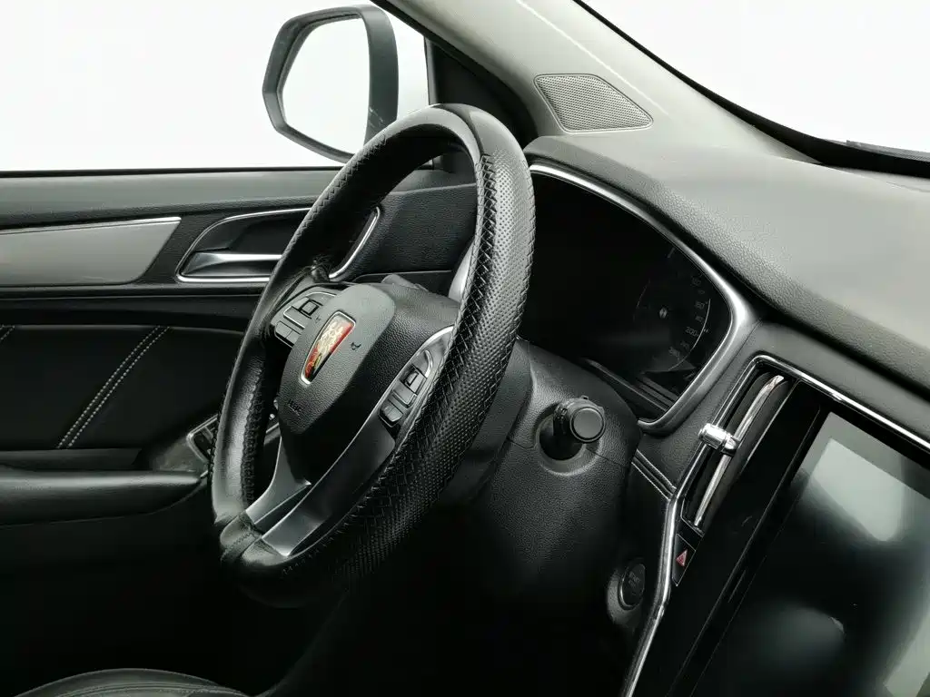 Фото 22 - Roewe RX5