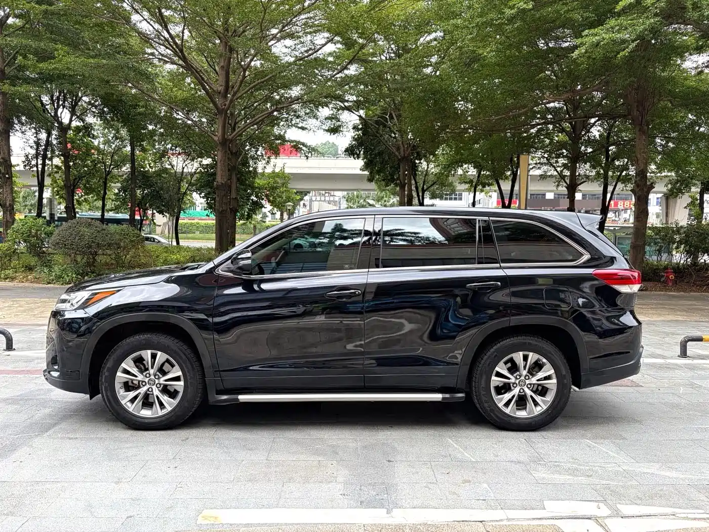 Фото 14 - Toyota Highlander