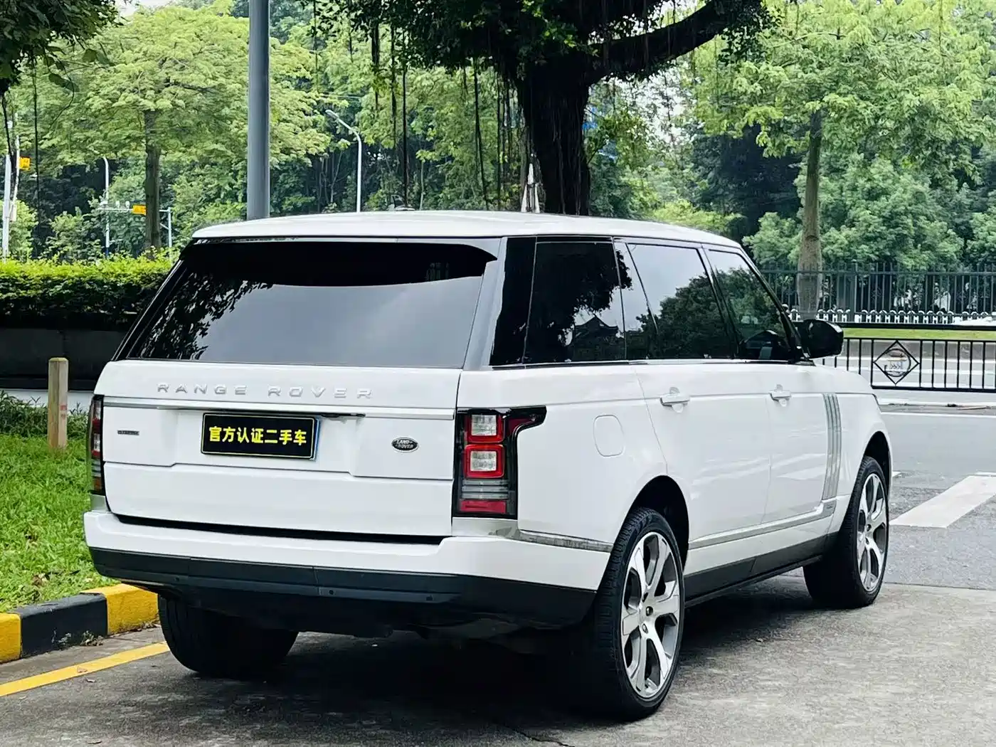 Land Rover Range Rover 2017 2016 3.0 TDV6 Hybrid Vogue SE Autobiography LWB