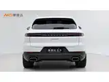 Photo 4 - Porsche Cayenne New Energy