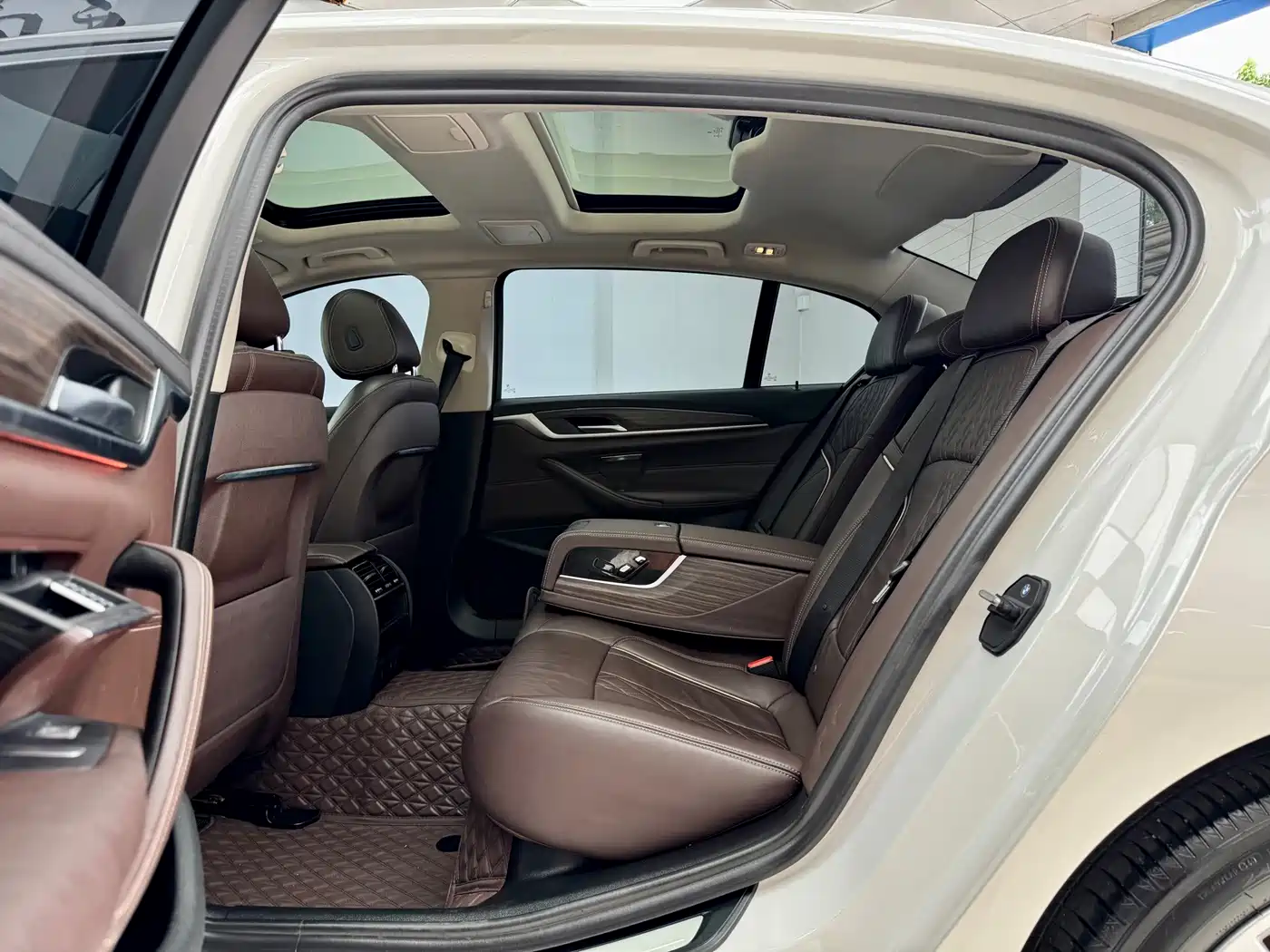 Фото 9 - BMW 5 Series