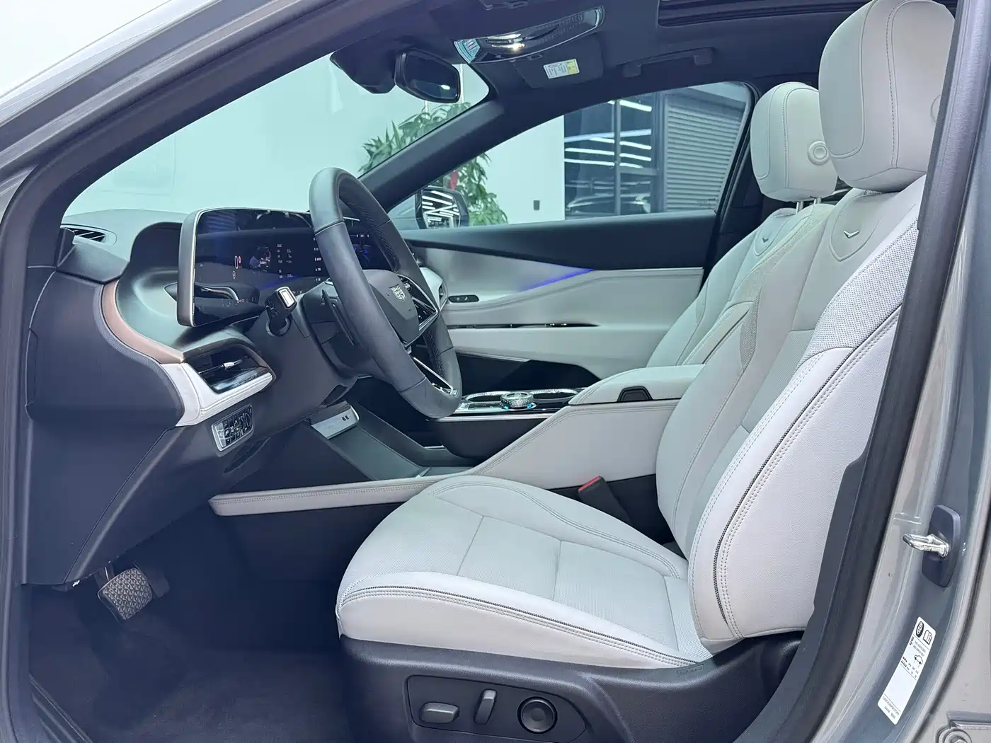 Cadillac GT4 2025 2023 25T Luxury Edition