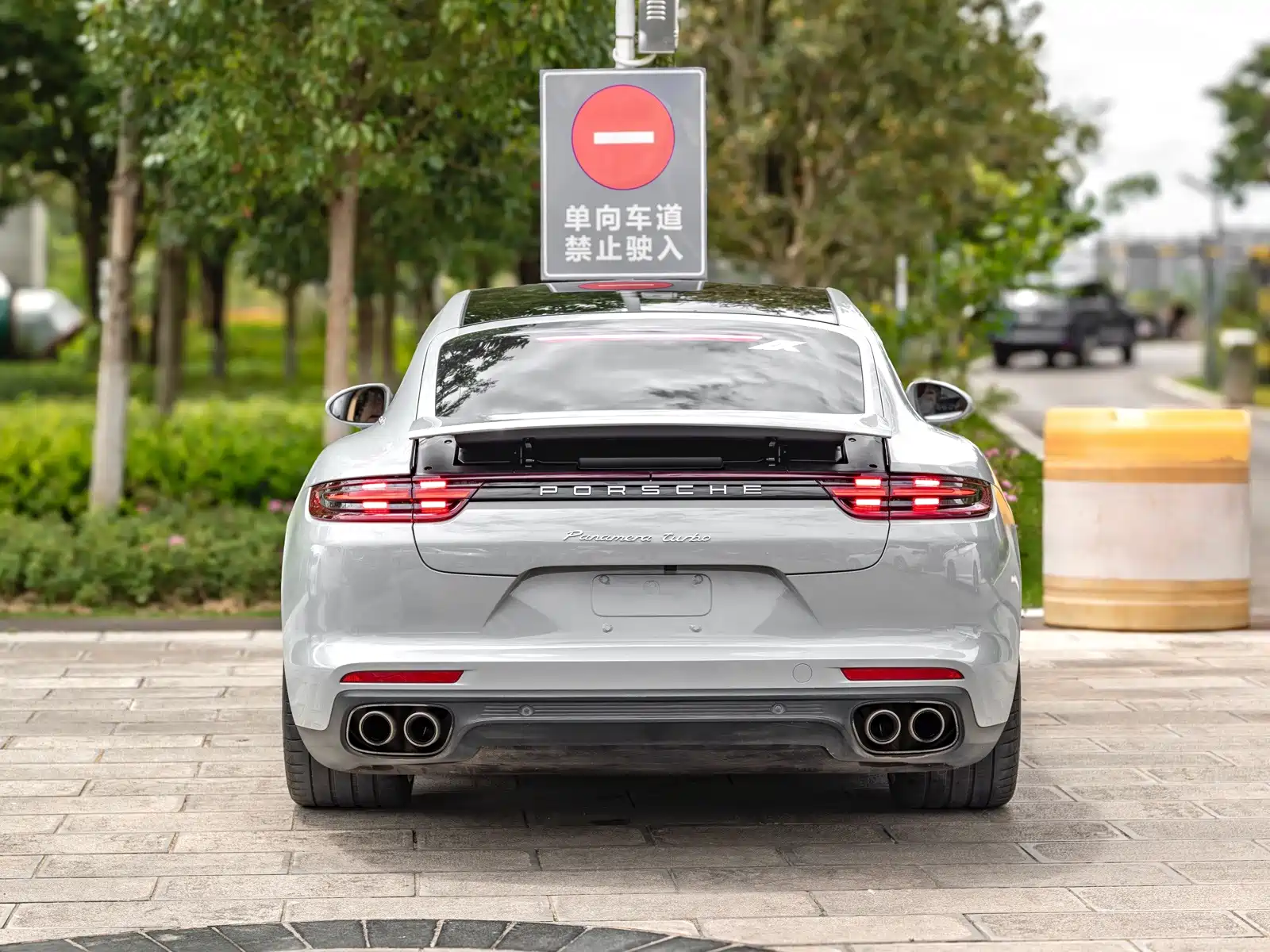 Фото 4 - Porsche Panamera
