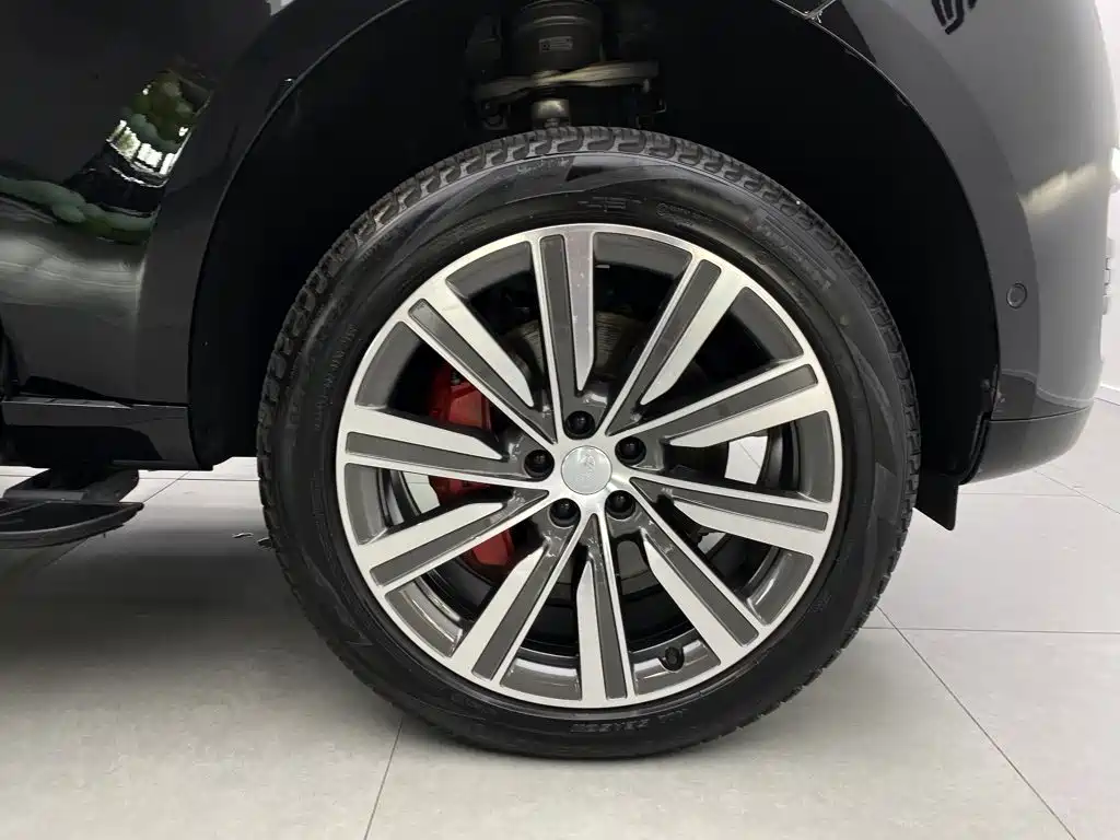 Land Rover Range Rover 2025 2025 3.0 L6 400PS Genesis Extended Wheelbase