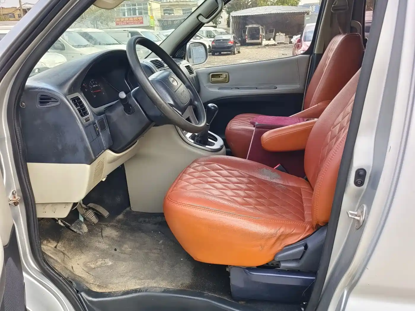 Jinbei Grace 2013 2013 2.0L Smart Leader Standard 7-Seater National Games Commemorative (China IV)
