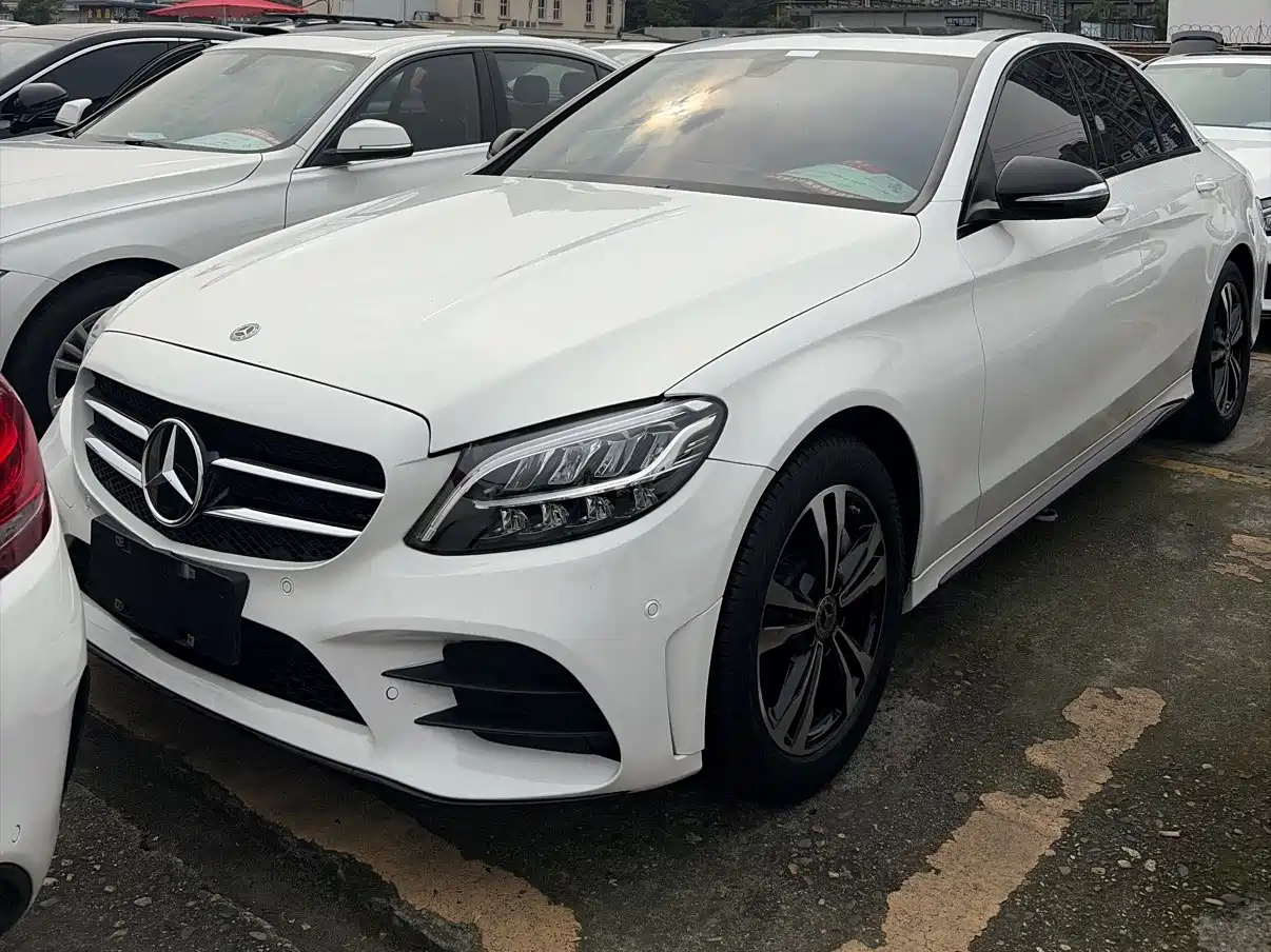 Фото 1 - Mercedes-Benz C-Class