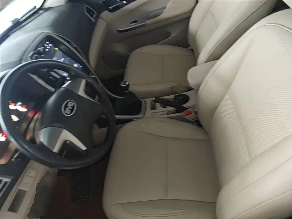 BYD F3 2015 Energy-saving Edition 1.5L Manual Comfort фото 15