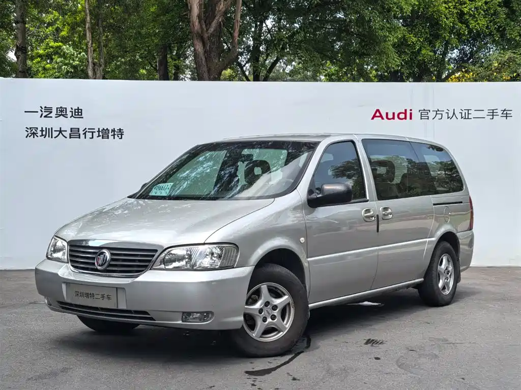 Photo 1 - Buick GL8