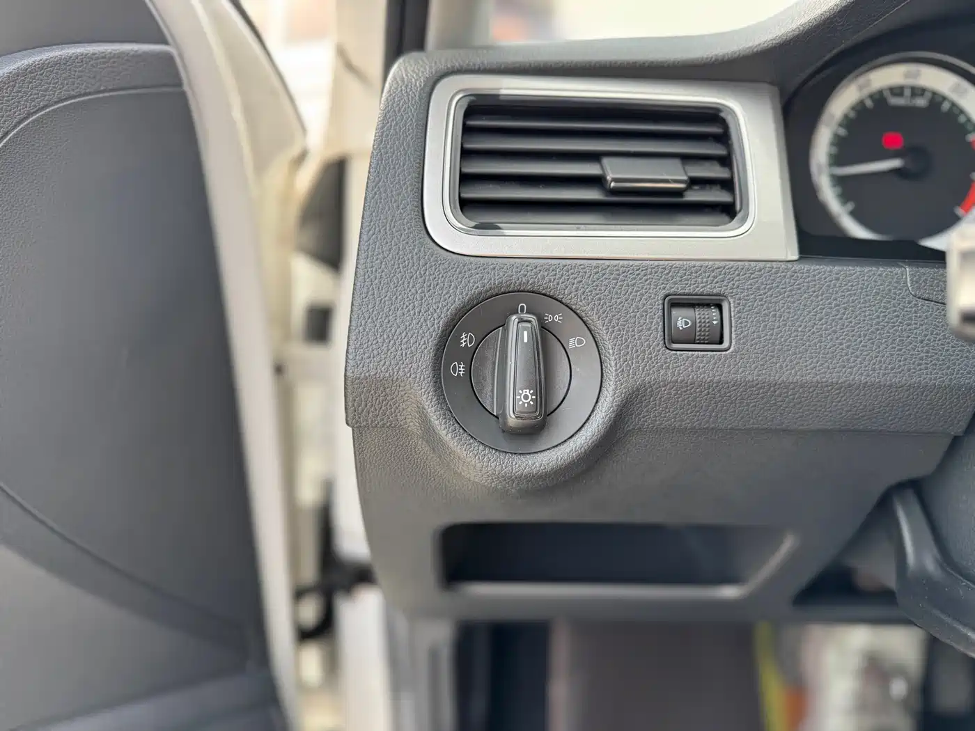 Škoda Rapid 2019 1.5L Automatic Comfort Version China VI фото 24