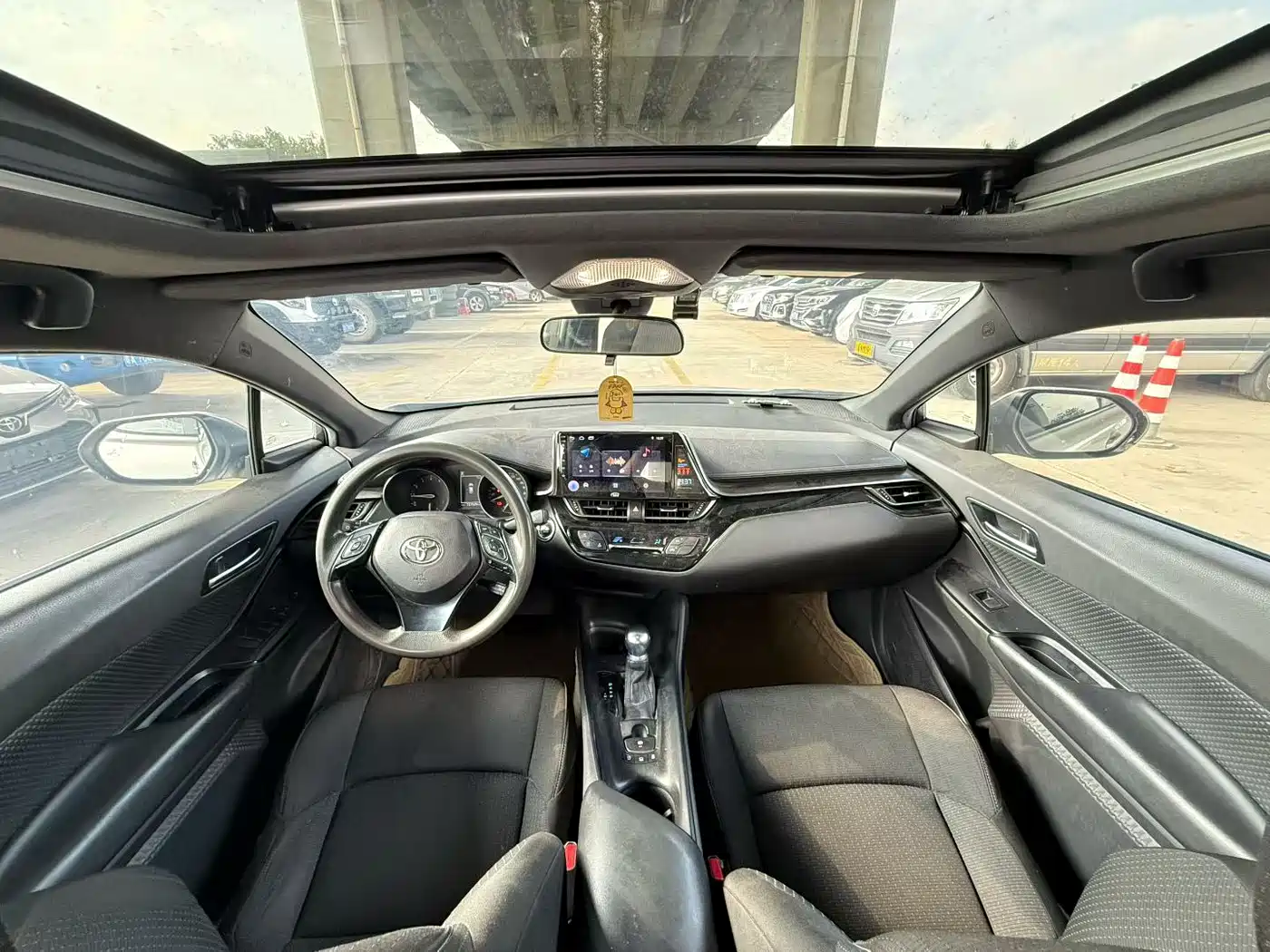 Photo 7 - Toyota C-HR