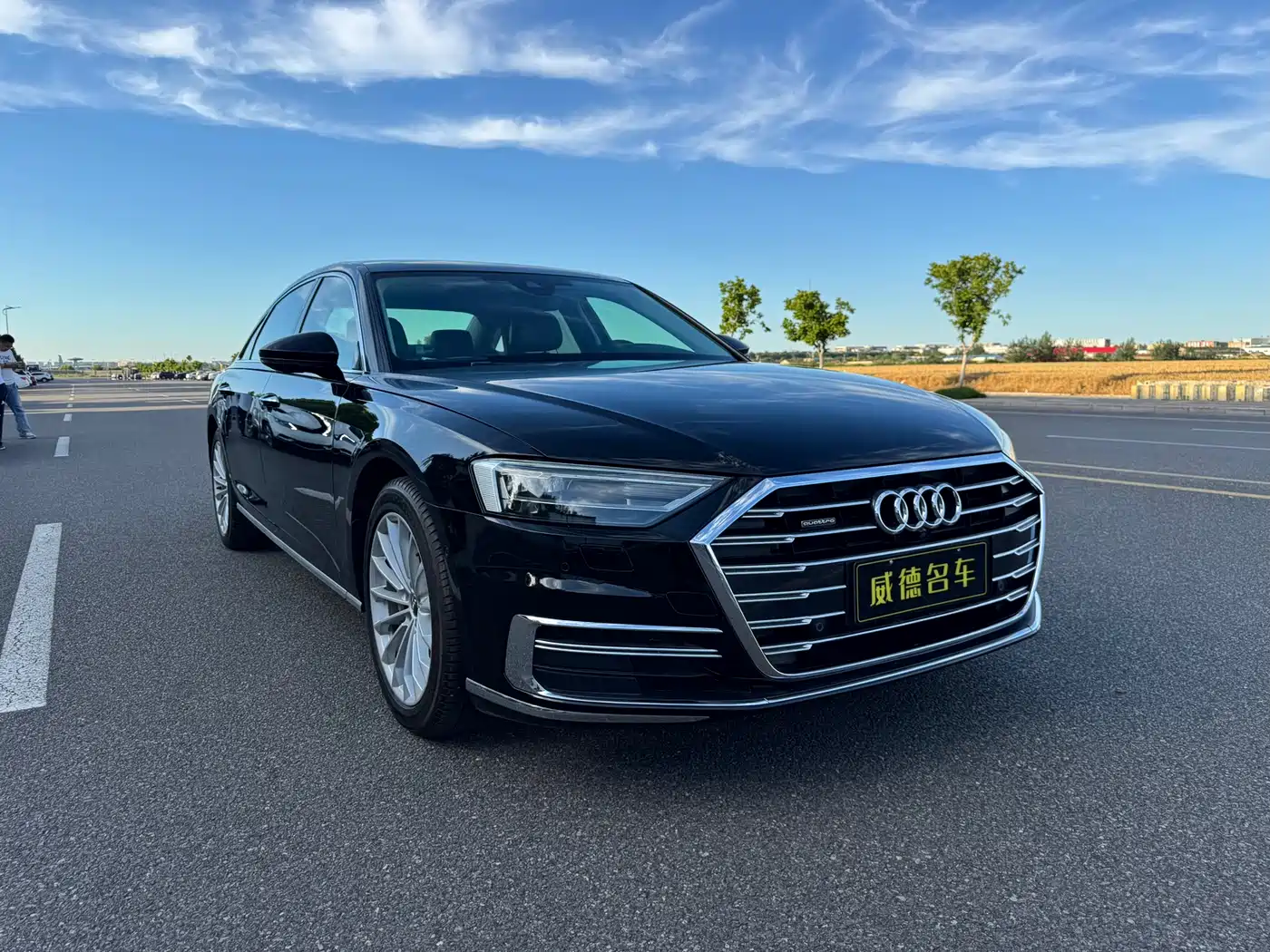 Фото 3 - Audi A8
